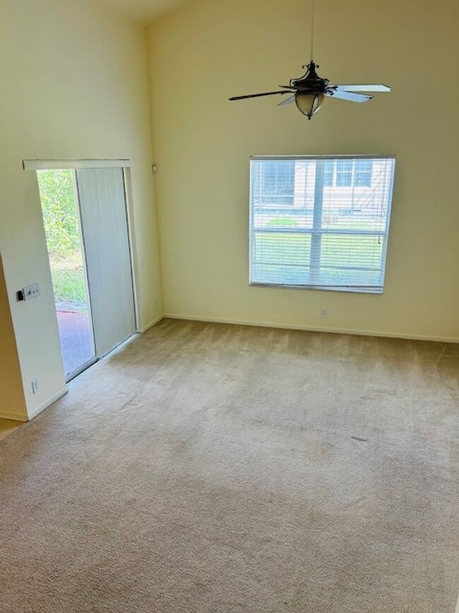 Building Photo - VICTORIA PARK 2-Story - 4 bedroom 2.5 bath 2 car garage AVAILABLE NOW - contact Karen Guardino, R...