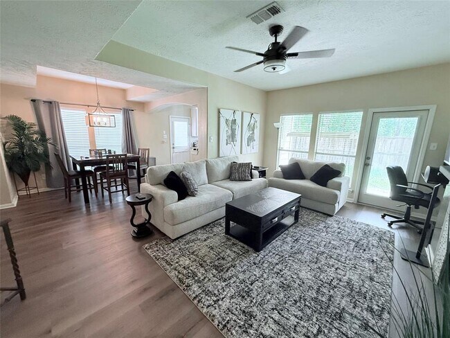 Building Photo - 87 N Avonlea Cir