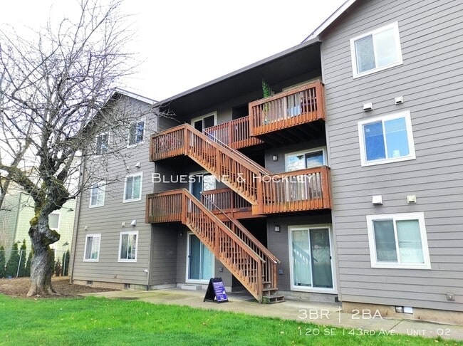 Building Photo - 120 SE 143rd Ave