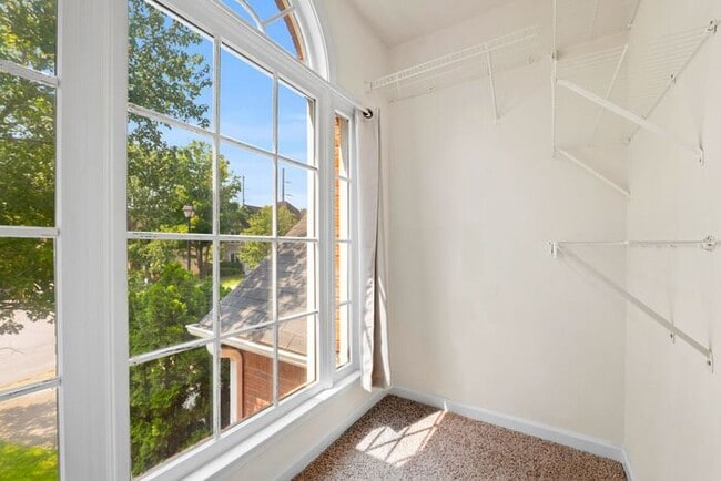 Building Photo - 3485 Maple Terrace Dr