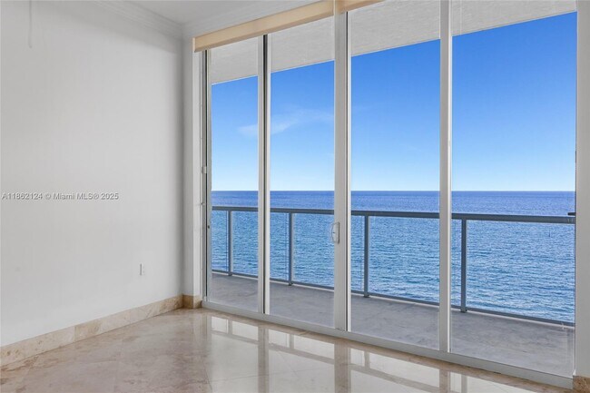 Building Photo - 704 N Ocean Blvd