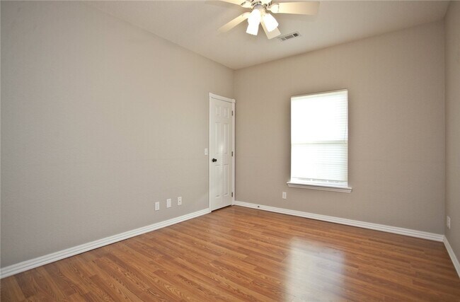 Building Photo - 310 Old Forge Dr