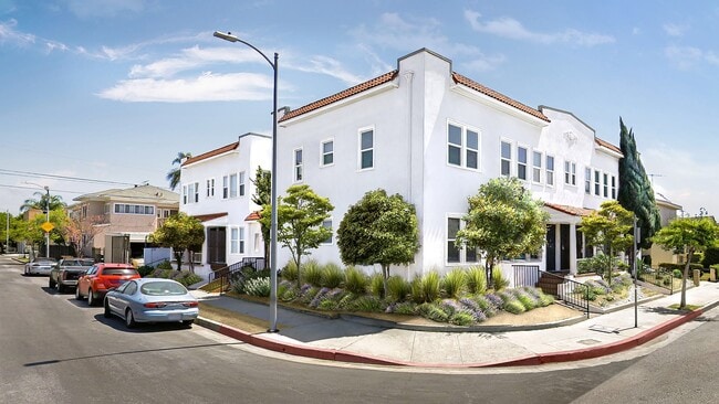 Primary Photo - 3002 Normandie Ave