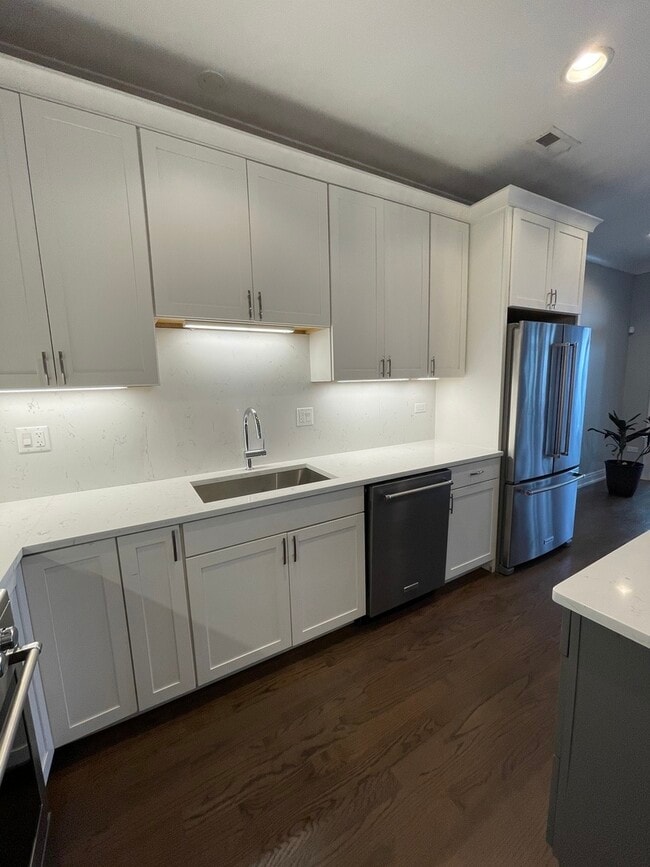 Building Photo - 2036 W 18th St