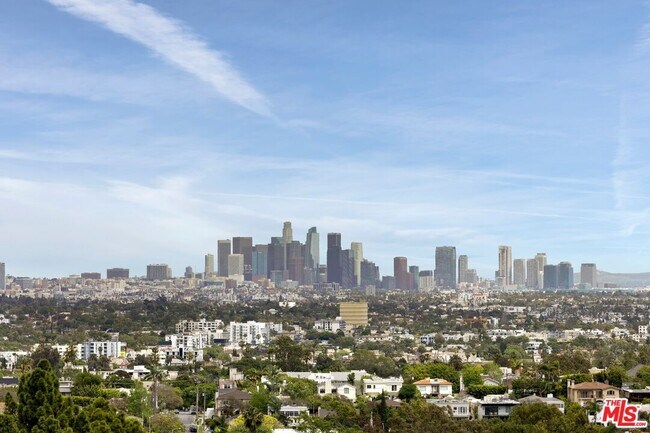 Building Photo - 2222 Ave of the Stars