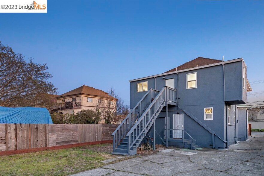 Building Photo - 874 36th St