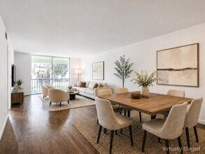 Building Photo - 400 S Hollybrook Dr
