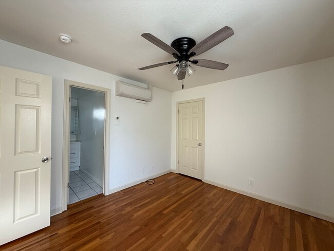 Building Photo - 1 bed, 1 bath Guest unit in Woodland Hills