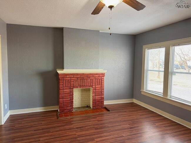 Building Photo - 2173 Ave J