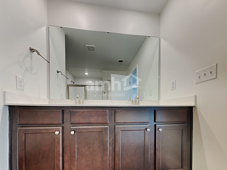 Building Photo - 1152 Alice Smalls Rd