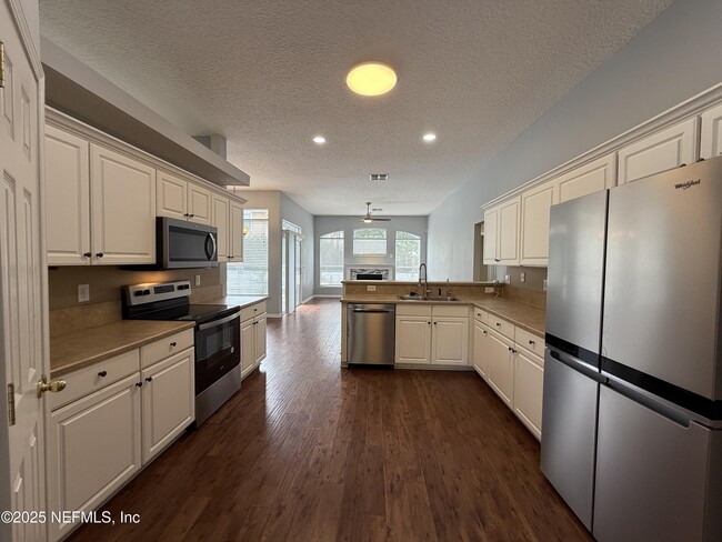 Building Photo - 1319 N Kyle Way