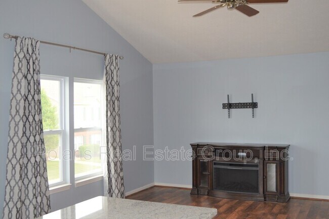 Building Photo - 13410 White Granite Dr