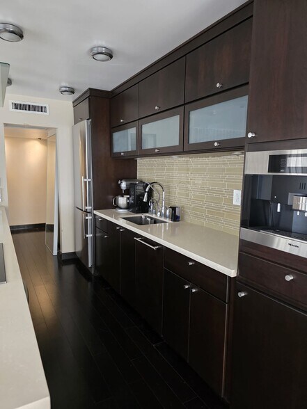 Kitchen - 800 W 1st St