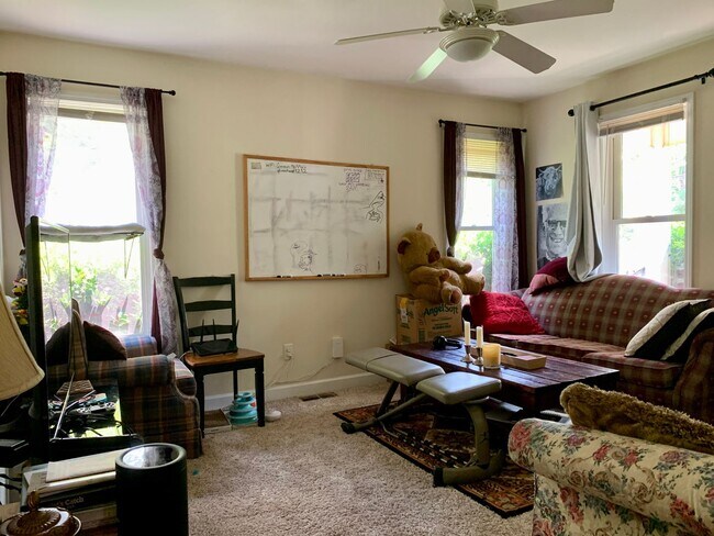 Building Photo - 1005 Chaney Rd