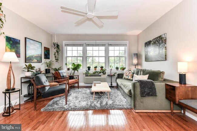 Building Photo - 1808 W Abingdon Dr