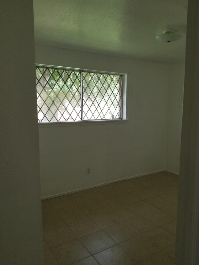 Building Photo - 5421 Hazel St