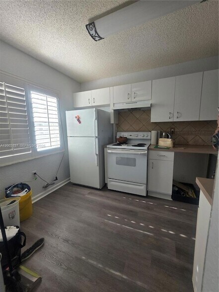 Building Photo - 14055 SW 120th Ct