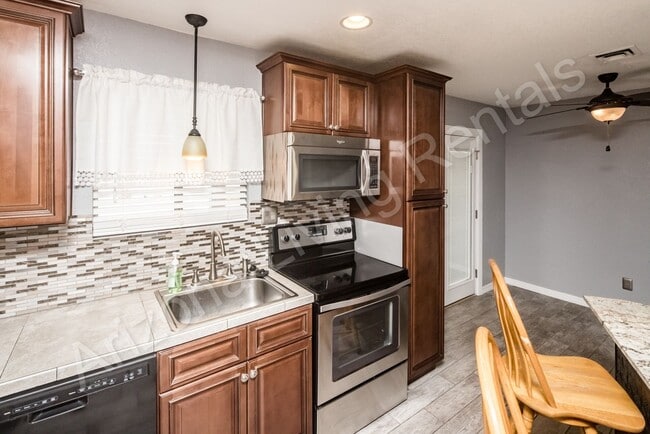 Building Photo - 3211 Pintail Dr