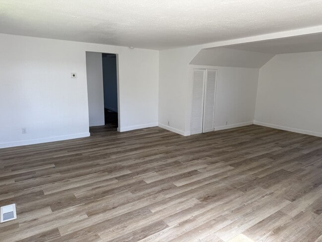 Building Photo - Spacious 4 Bed/2 bath North Bend Charmer