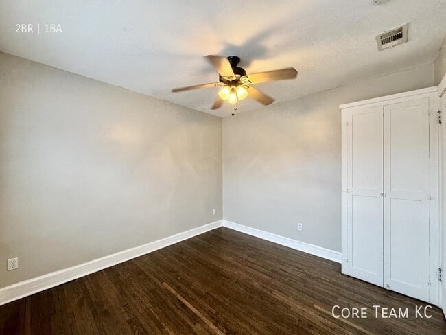 Building Photo - 217 E 46th St