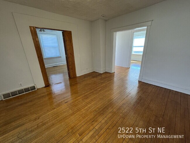 Building Photo - 2522 5th St NE