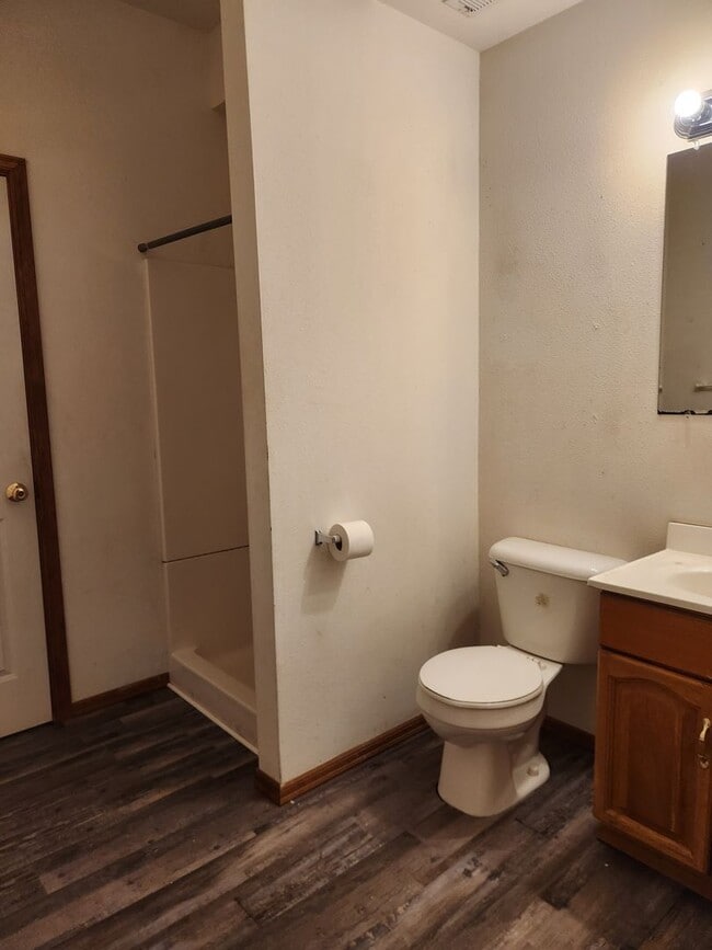 Building Photo - 533 40th St