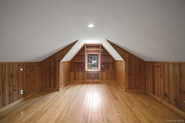 Building Photo - 46 Fenimore Rd
