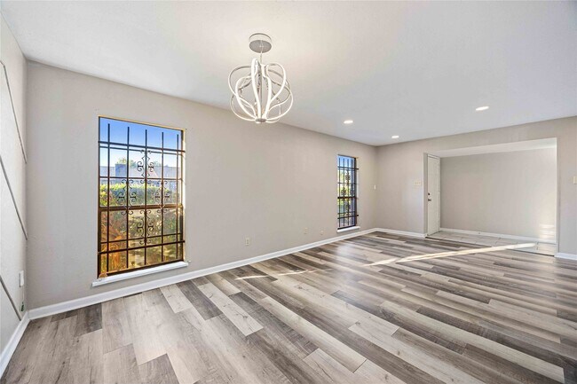 Building Photo - 14515 Merry Meadow Dr