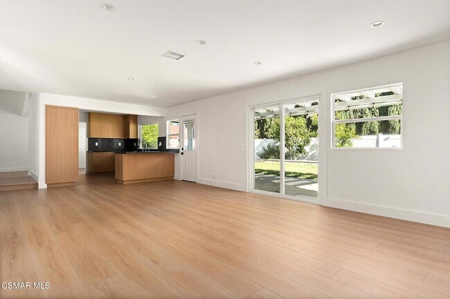 Building Photo - 84 Sunny Vista Ave