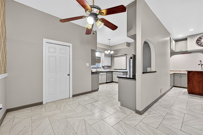 Building Photo - 15068 Kimberley Ct