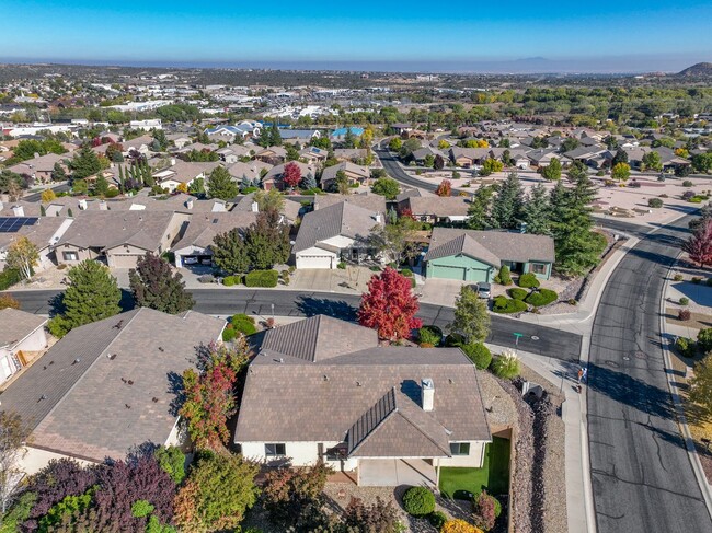 Building Photo - 3 Bedroom, 2 Bath Home in Prescott!