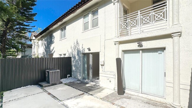 Building Photo - 8902 NW 109th Ct