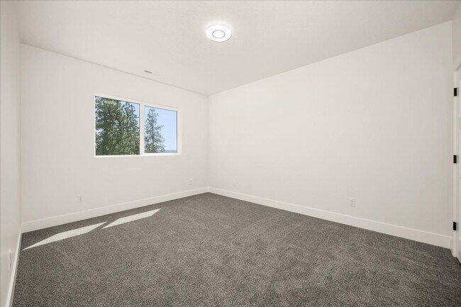 Building Photo - $3,800 - 4 Bed / 3 Bath Stunning Brand New...