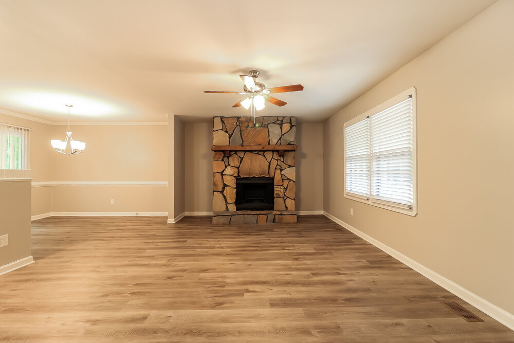 Building Photo - 3373 Heatherwood Ln SW
