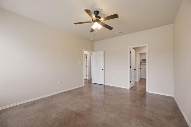 Building Photo - 153 Joanne Lp