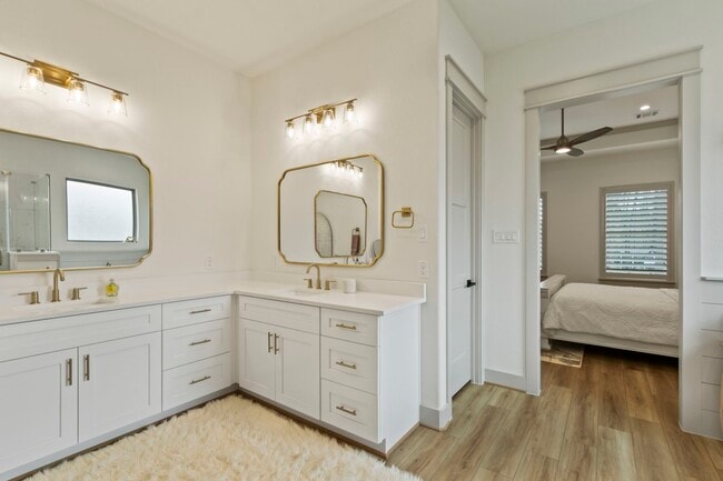 Building Photo - 21359 Monarch Dr