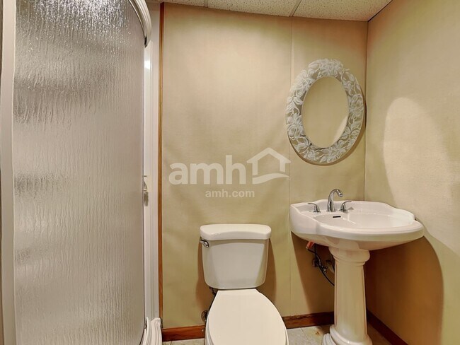 Building Photo - 3455 Lakebrook Ct