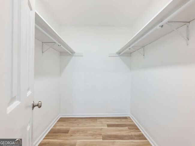 Building Photo - 605 Candler St