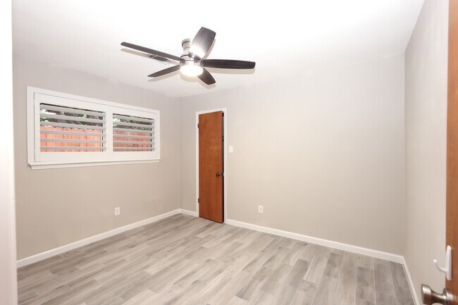 Building Photo - 8335 Langdon Ln