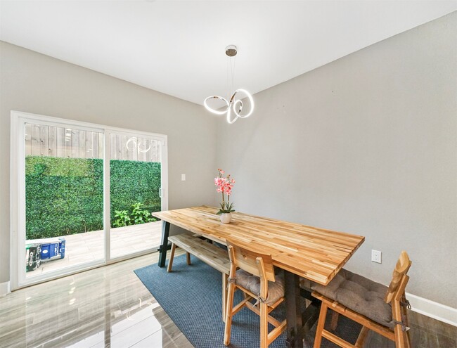 Building Photo - 15137 Kimberley Ct