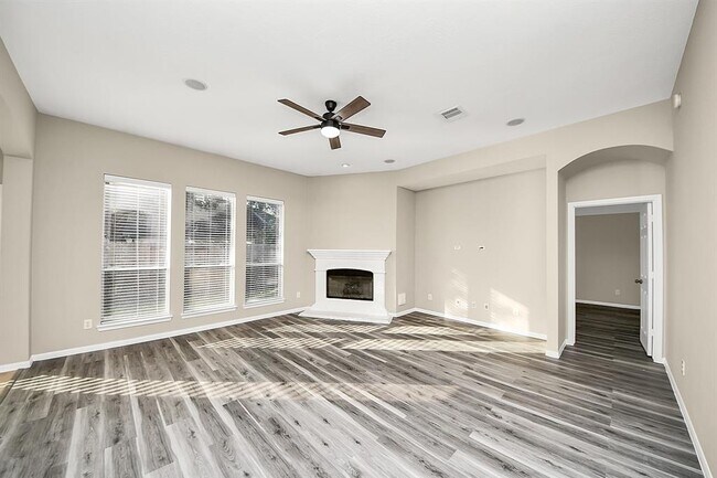 Building Photo - 22035 Emerald Run Ln