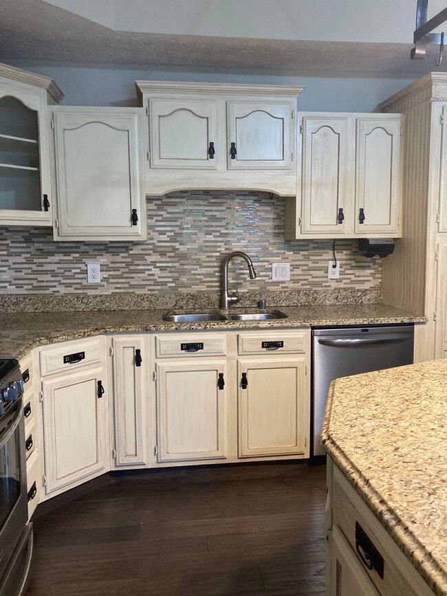 Building Photo - The Village at Pine Valley