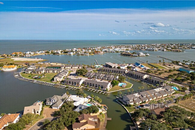 Building Photo - 1902 Bayhouse Dr