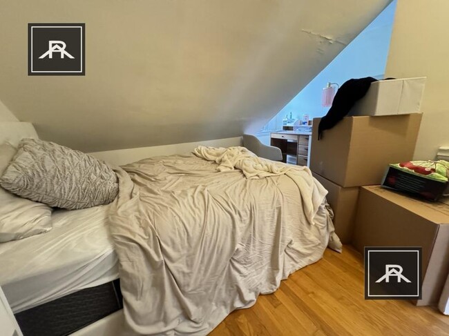 Building Photo - 4 bedroom in Brookline MA 02446