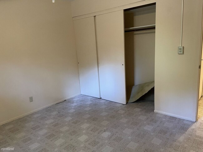 Building Photo - 2929 Sunnyside Dr