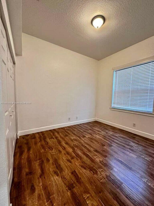 Building Photo - 1761 Aspen Ln