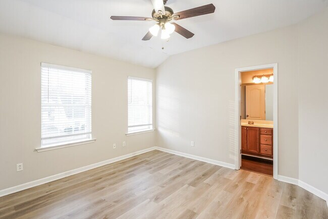 Building Photo - 106 Rushing Water Ct