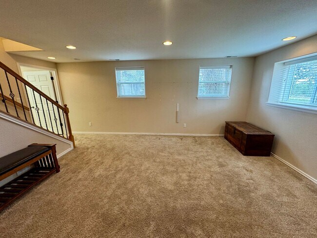 Building Photo - Beautiful home in Black Forest on 2.5 acres