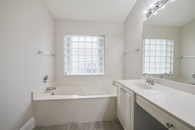 Building Photo - 172 Jones Creek Dr