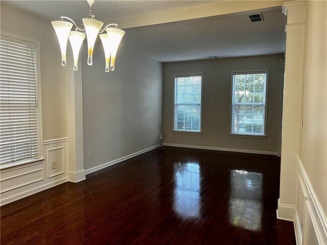 Building Photo - 655 Alstonefield Dr